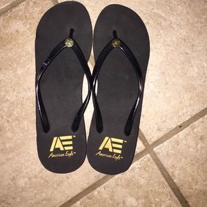 American eagle flip flops