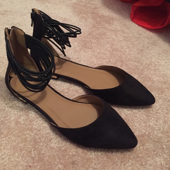 Charlotte Russe Flats Size 8