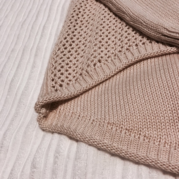 Sweater❤️ - Picture 3 of 3
