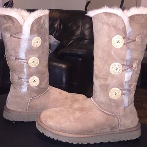 Bailey Button Triplet Ugg boots
