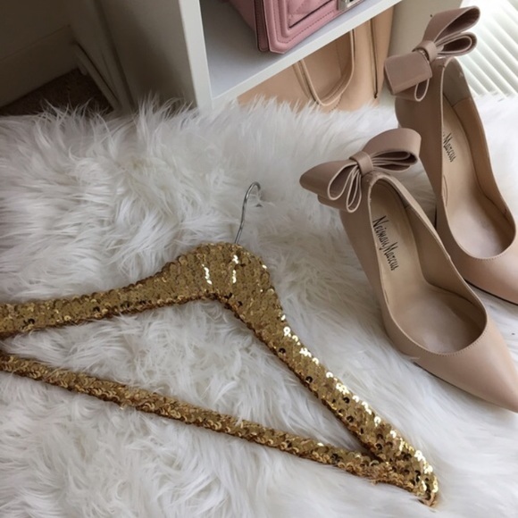 Gold Sequin Hanger(s) - Picture 2 of 3