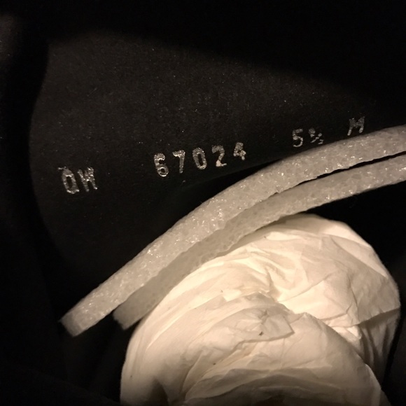 Stuart Weitzman boots - Picture 4 of 4