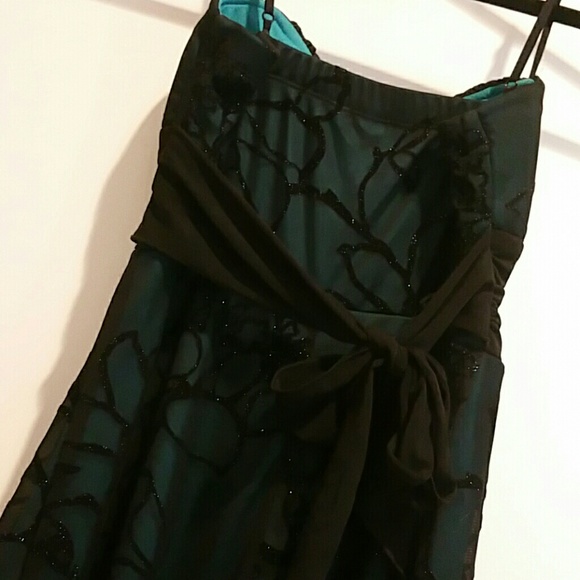 Black and teal lace mini dress - Picture 3 of 4