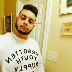 Meet your Posher, Louis