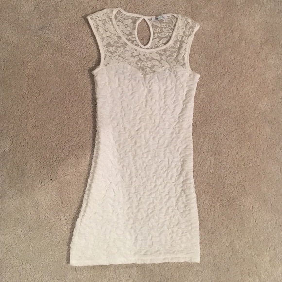 White lace/ruffle body con dress
