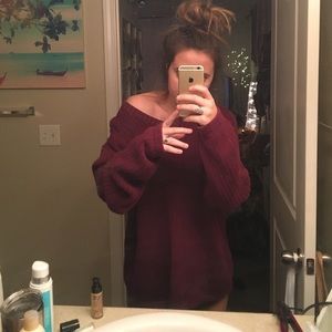 Oversized slouchy maroon sweater | perfect fitting