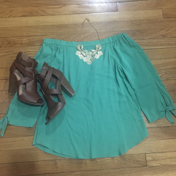 NEW Off the shoulder blouse