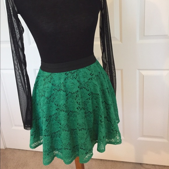 ASOS WAL G Lace Mini Skirt Size M/L - Picture 6 of 7