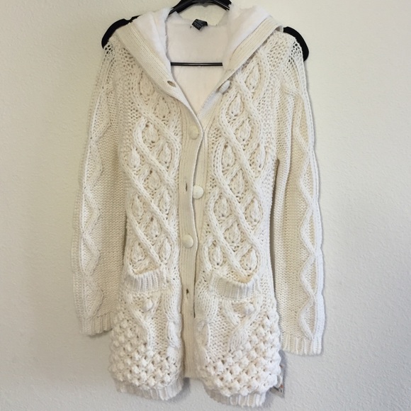 Hooded Faux Fur Lined Cable Knit Sweater. NWT