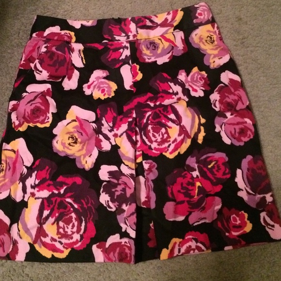 🆕 Express Skirt -NWT