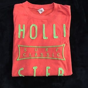 ✂️ FINAL MARKDOWN $5 Hollister men's T-shirt.