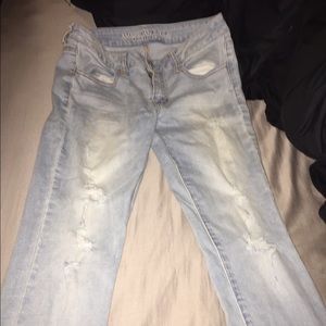 TRADED American Eagle Light wash jeans, size 6