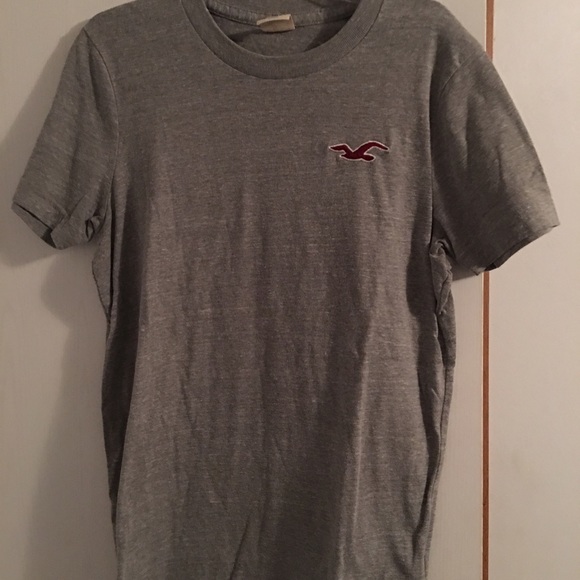 ✂️ FINAL MARKDOWN $5 Hollister t shirt