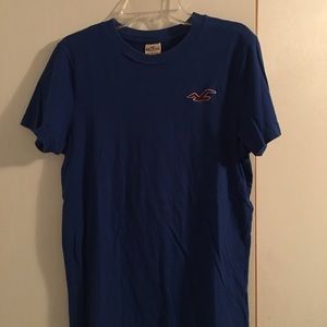 ✂️ FINAL MARKDOWN $5 Hollister t-shirt