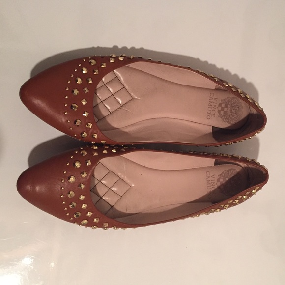 VINCE CAMUTO flats