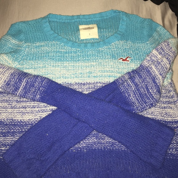 Hollister Multi-Blue colored sweater