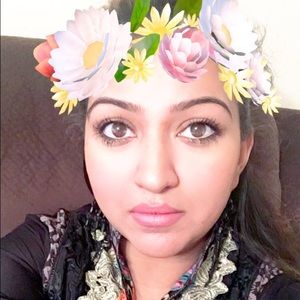 Meet your Posher, Hina