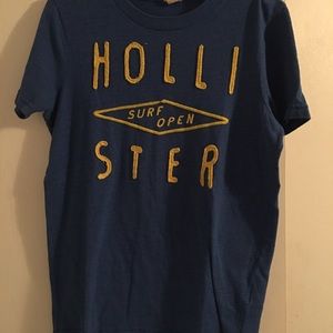 ✂️ FINAL MARKDOWN $5 Hollister t-shirt
