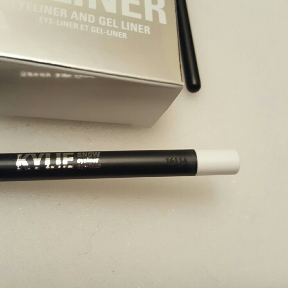 Kylie Holiday SNOW KYLINER KIT NIB - Picture 4 of 4