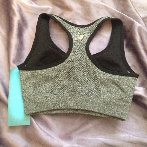 Sport bra new balance ๐price drop ๐ - Picture 2 of 4