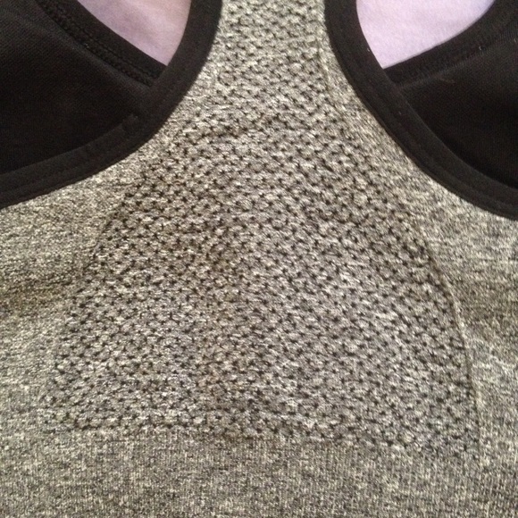 Sport bra new balance ๐price drop ๐ - Picture 3 of 4