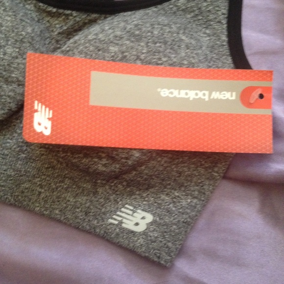 Sport bra new balance ๐price drop ๐ - Picture 4 of 4