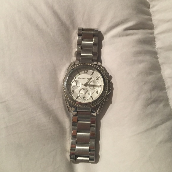 Watch - Picture 2 of 4