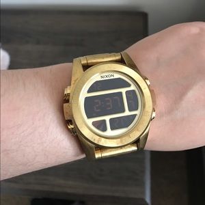 Nixon watch needs cleaning *extra links included*