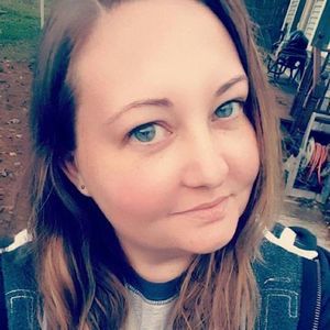 Meet your Posher, Lois