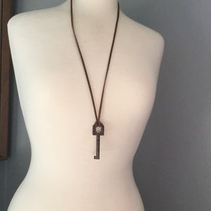 Long leather vintage key necklace