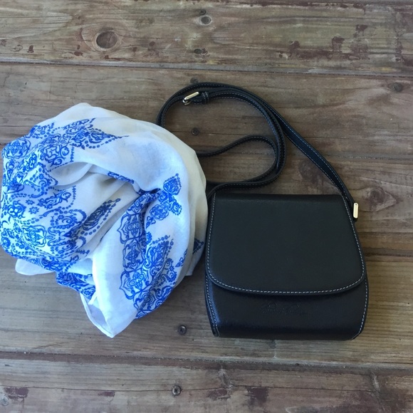 Brooks Brothers Handbags - Brooks Brothers Bucket Crossbody