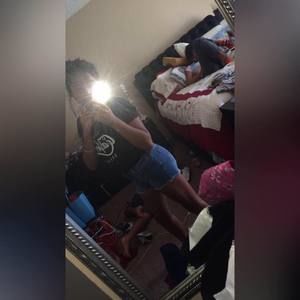 Meet your Posher, Crystal