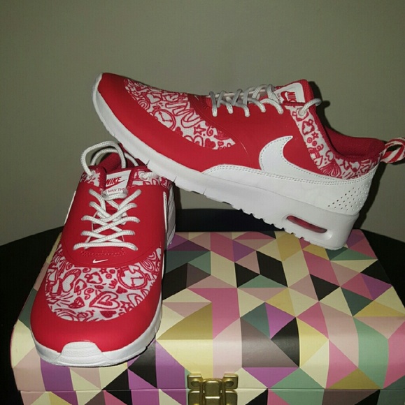 NIB Nike Air Max size 7y or 8.5 w