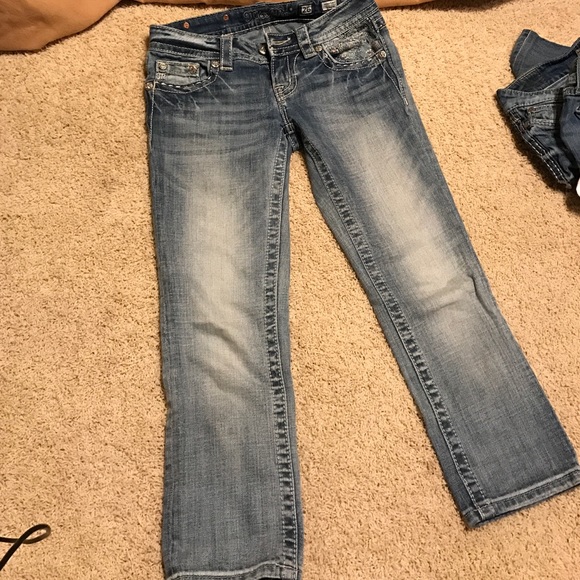Miss me Capri. Size 26