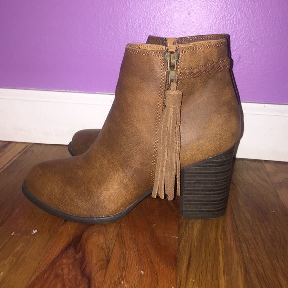 Easy Spirit Light Brown Ankle Boots, New