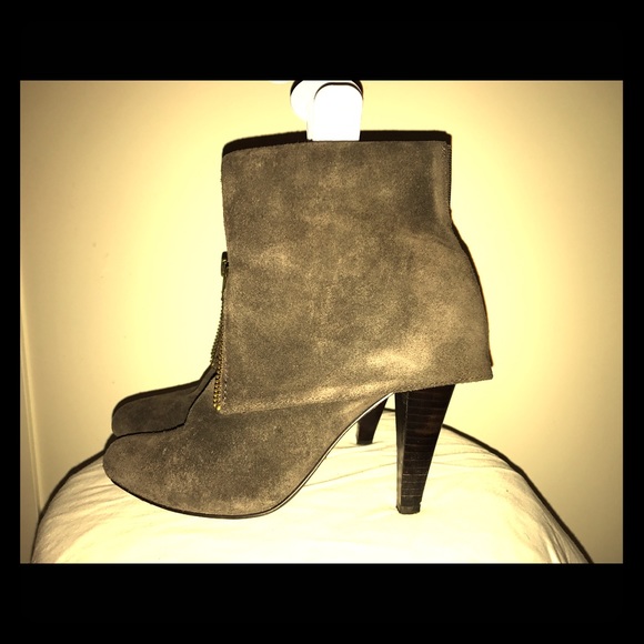 Brown suede bootie - Picture 1 of 4