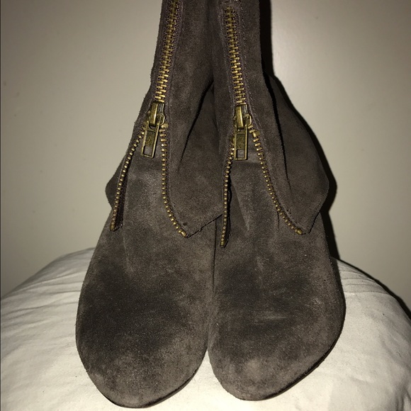 Brown suede bootie - Picture 2 of 4
