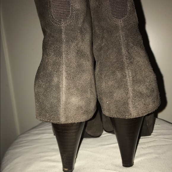 Brown suede bootie - Picture 3 of 4