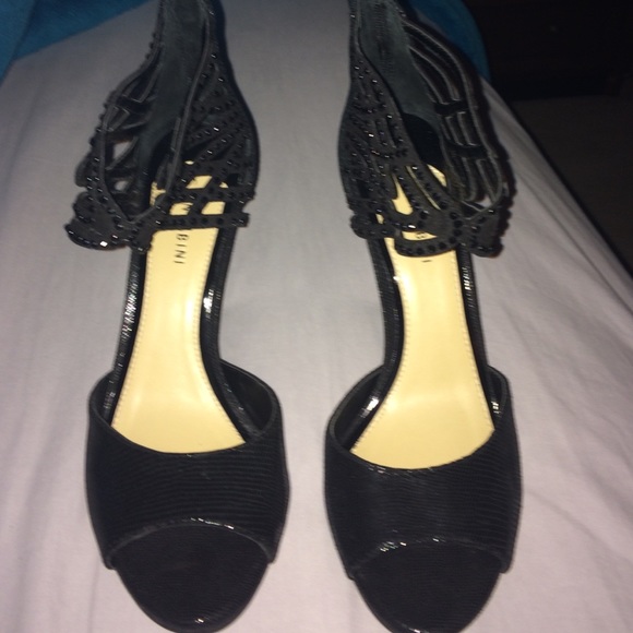 Gianni Bini open toe heels