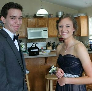 Meet your Posher, Tauna