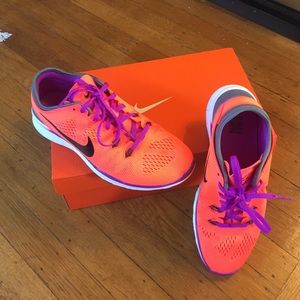 Nike Free Tr Fit 5 in neon orange -- like new!