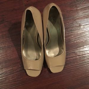 Nine West Peep Toe High Heels Tan Size 8