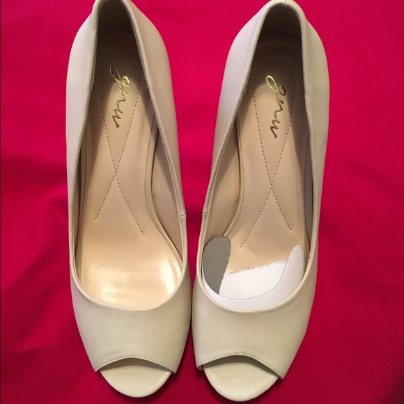Nude gnu Peep-Toe Heels