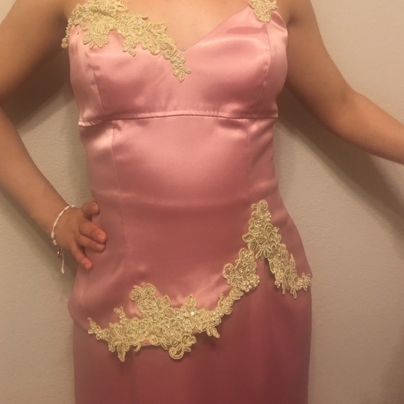 Formal satin dress with lace detail - Picture 2 of 4