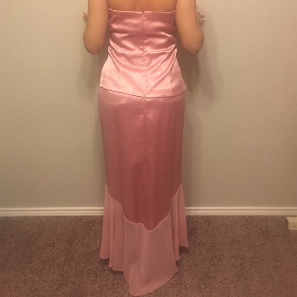 Formal satin dress with lace detail - Picture 3 of 4