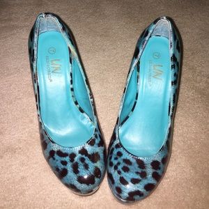 Blue and black Leopard/Cheetah print pump