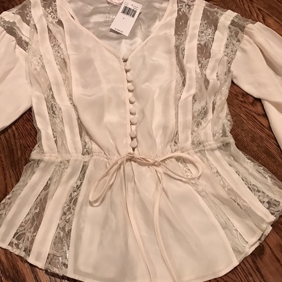 Blouse - Picture 2 of 4