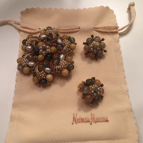 Beautiful brooch and earring set.