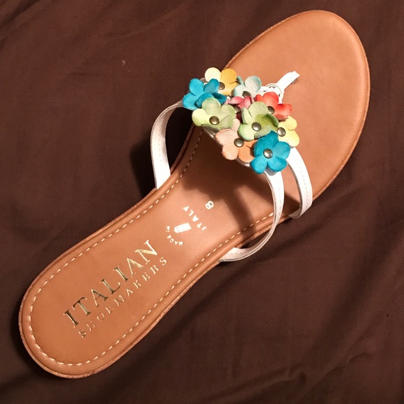 NWT SANDALS