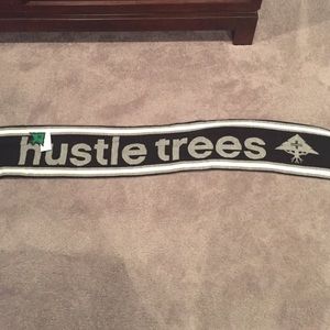 NWT LRG scarf
